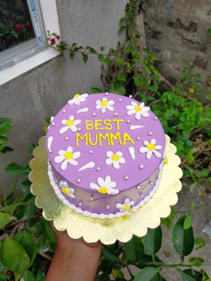 Best Mumma Floral Cake