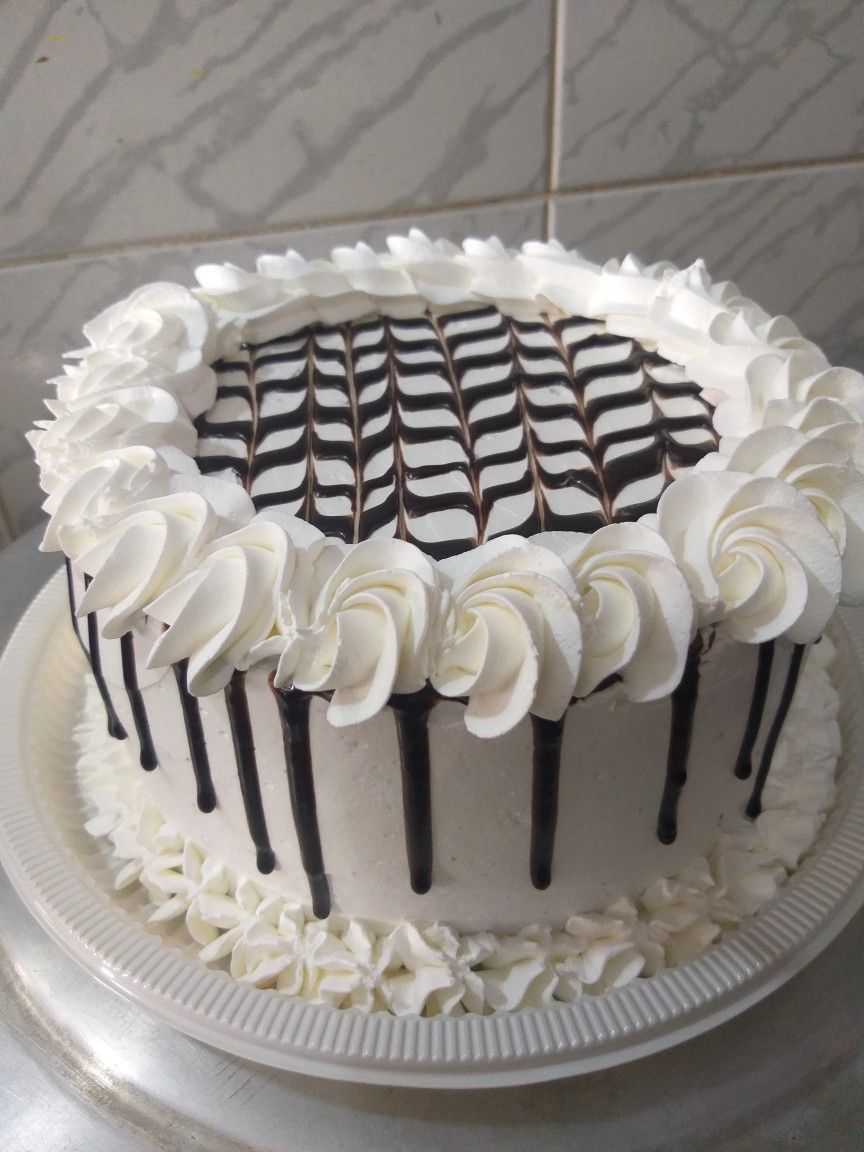 Choco Weave Drip Cake