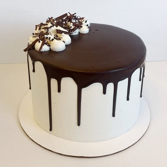 Classic Chocolate Drip Cake