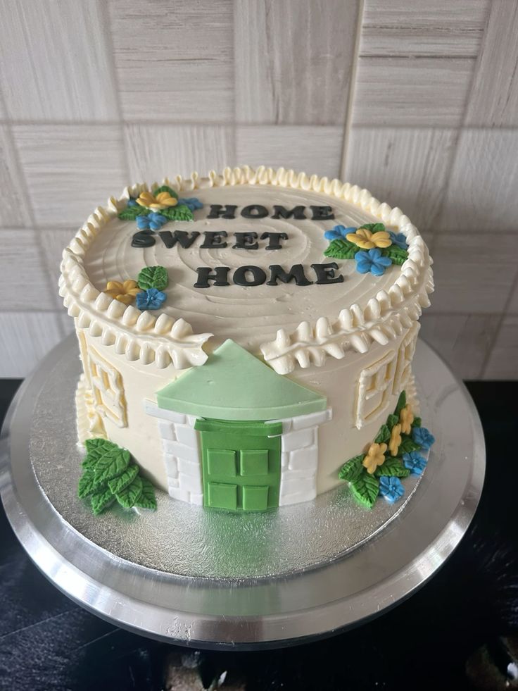 Home Theme Cake