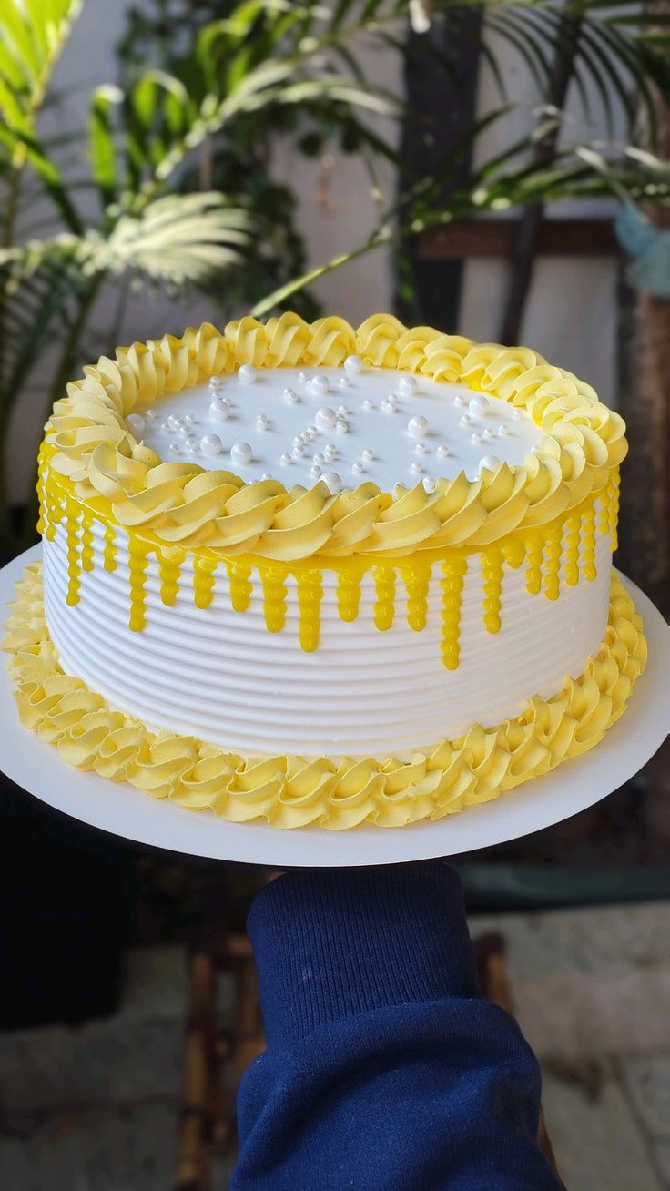 Sunny Celebration Cake