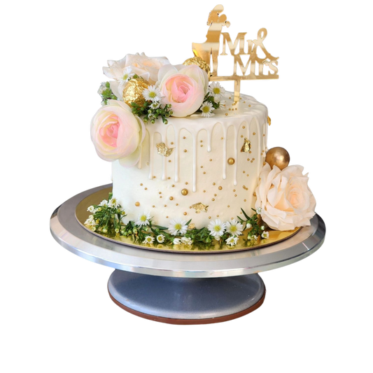 Mr & Mrs Wedding Cake